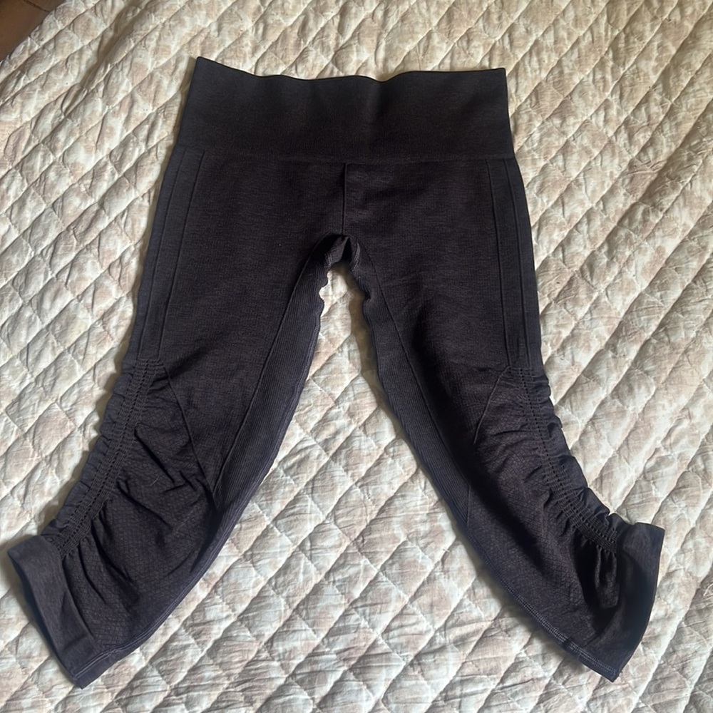 Lululemon capris - Picture 3 of 5